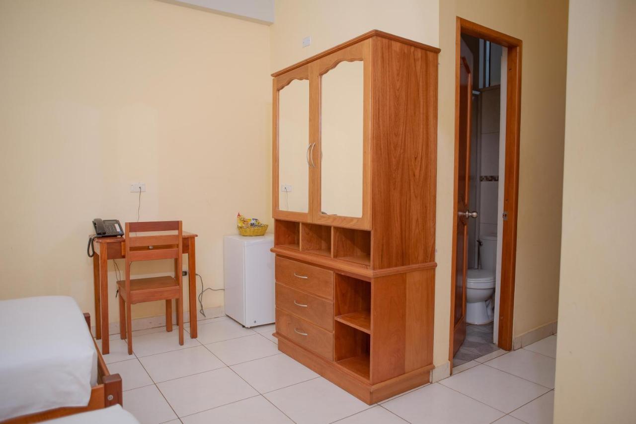 Hotel Jhor Bush Pucallpa Esterno foto